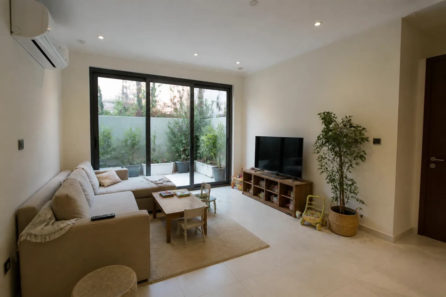 Garden of a townhouse in Arabian Ranches
